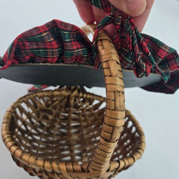 VTG Christmas Handwoven Hand Embroidered Wicker Basket Lidded Hearts*Read - Picture 10 of 12